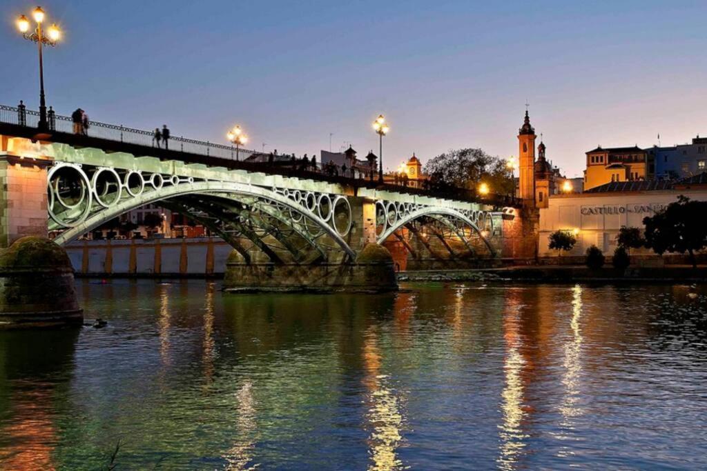 G12 Trendy And Comfy Bright Loft Meters From Bullring And Trianas Bridge, Galera Street Apartment Seville Ngoại thất bức ảnh